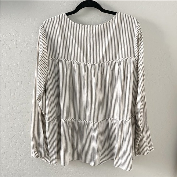 Cotton Bleu Tiered Blouse Large Flowy Casual Navy and White Beach Vacation - Picture 3 of 3